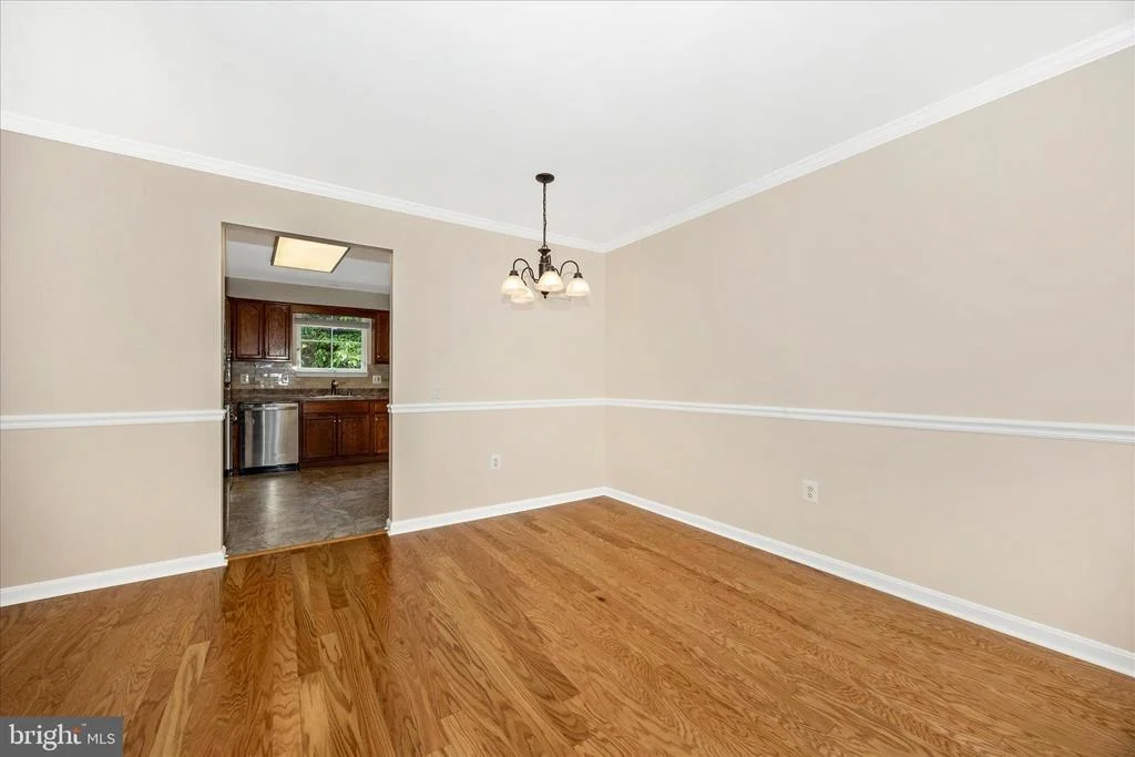 Photo of 1007 PARADE LANE
