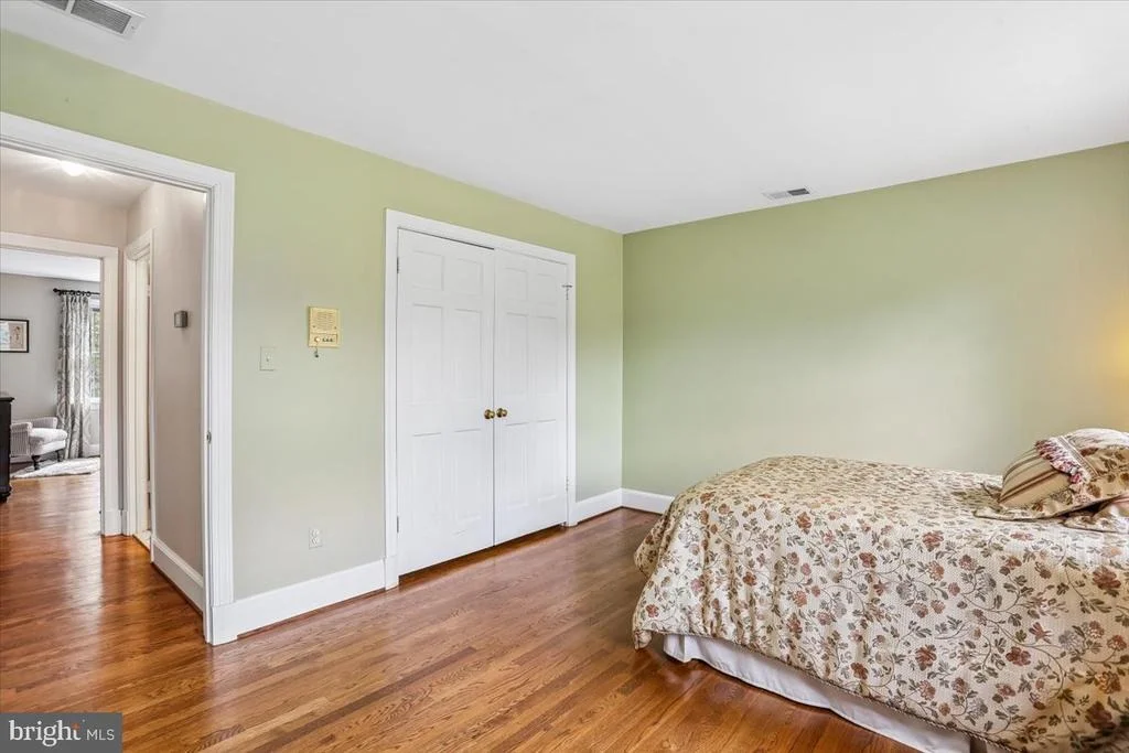 Photo of 899 LINGANORE DRIVE