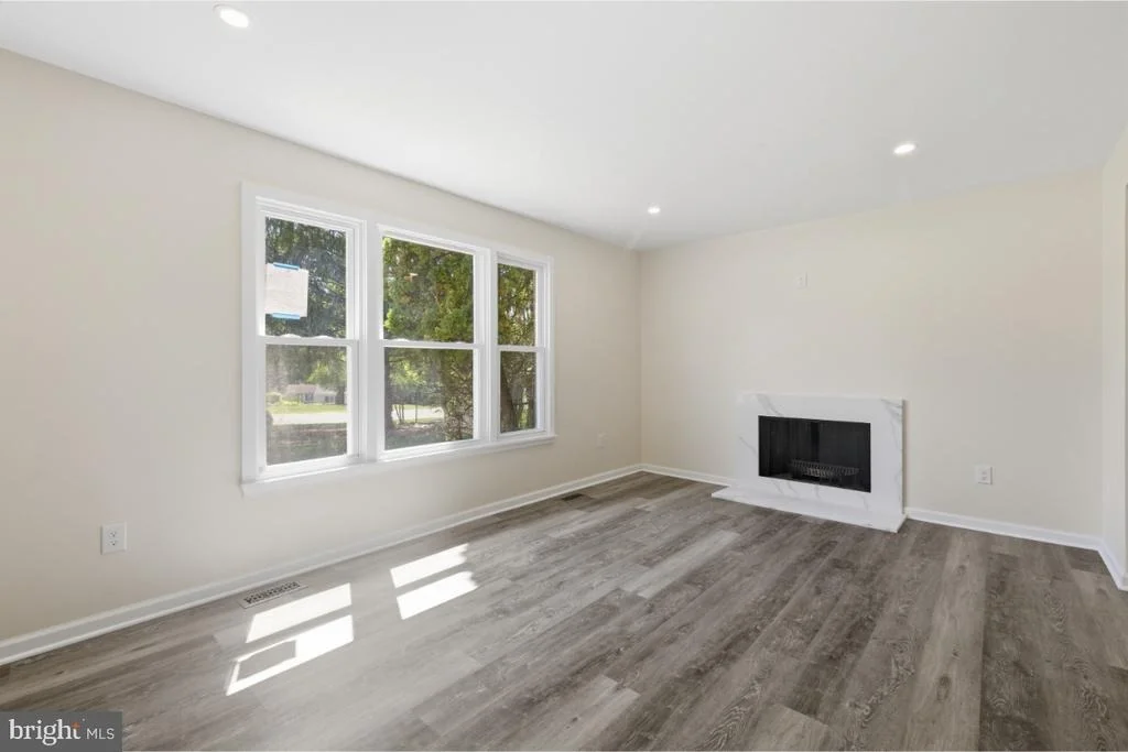 Photo of 24823 CUTSAIL DRIVE