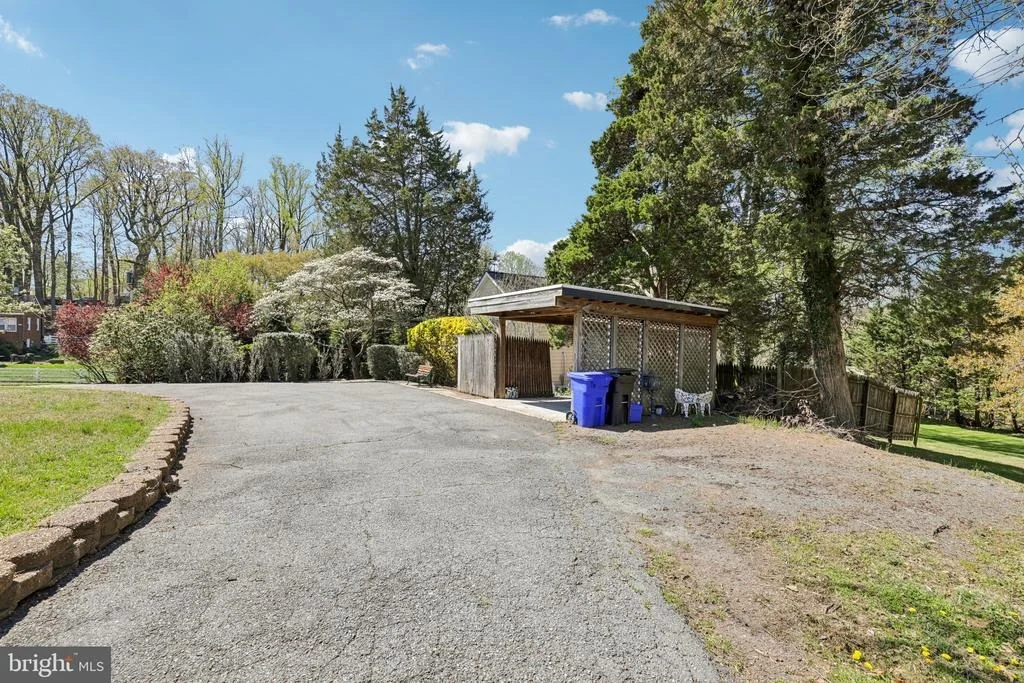 Photo of 2921 DUVALL ROAD