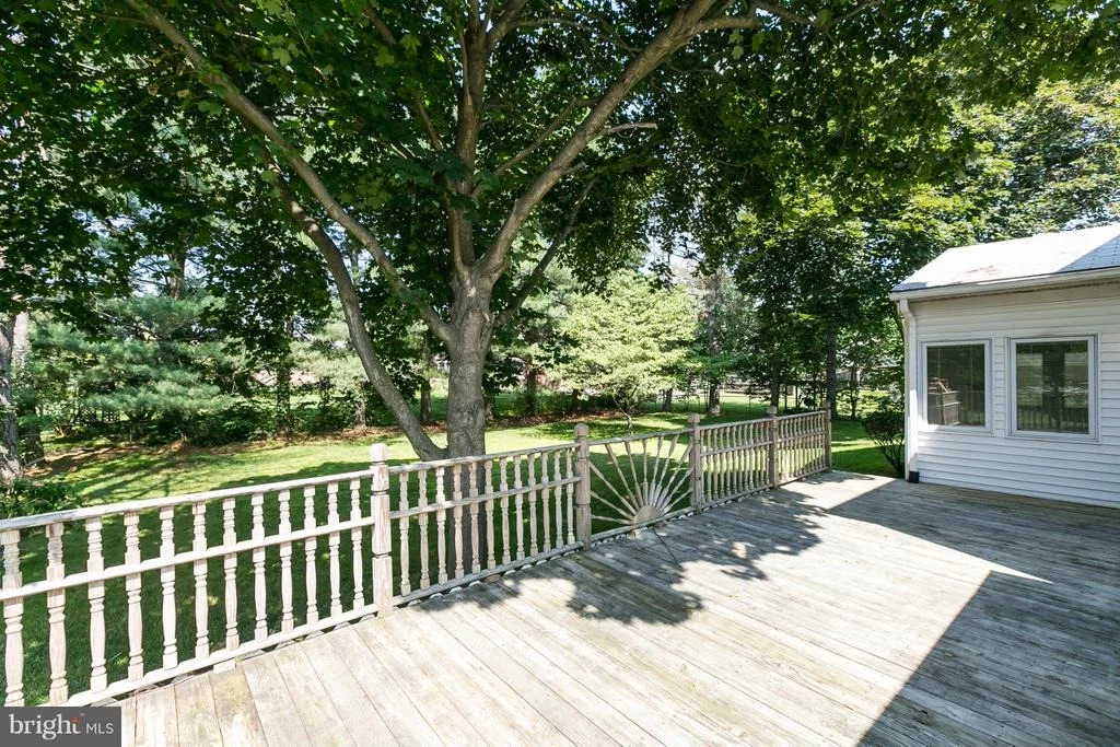 Photo of 18516 ROLLING ACRES WAY