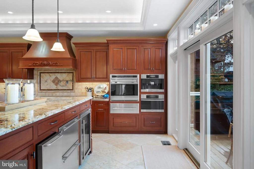 Photo of 206 HARBOR DRIVE
