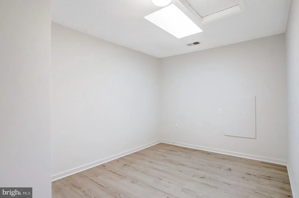 Photo of 26798 BARNSLEY PLACE
