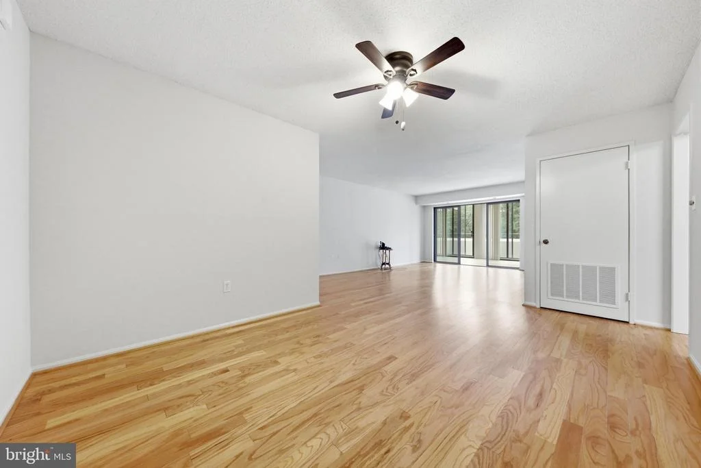 Photo of Unit 2115 at 15107 INTERLACHEN DRIVE