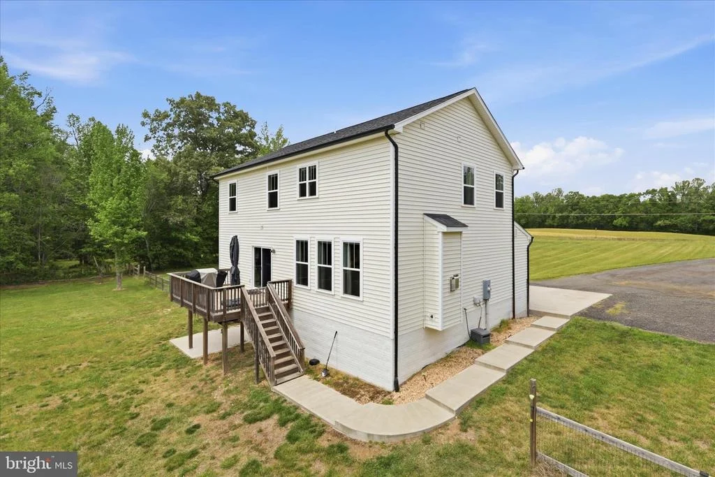 Photo of 9404 ROBERT E LEE DRIVE