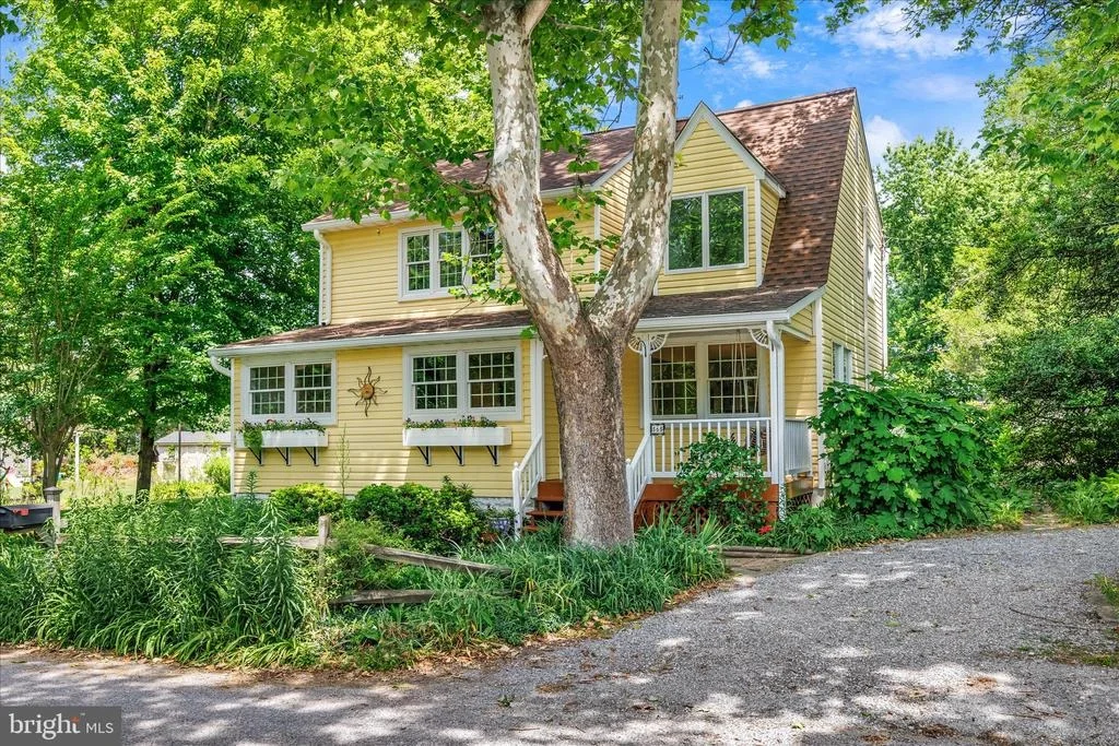 Photo of 565 SUNSET KNOLL ROAD