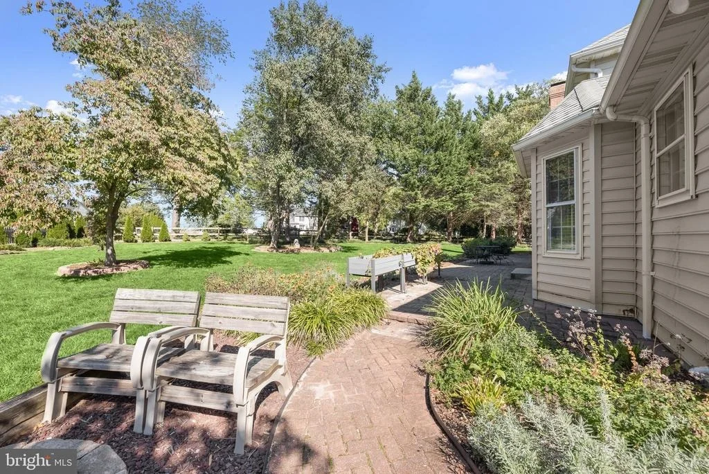 Photo of 1672 THRASHER DRIVE