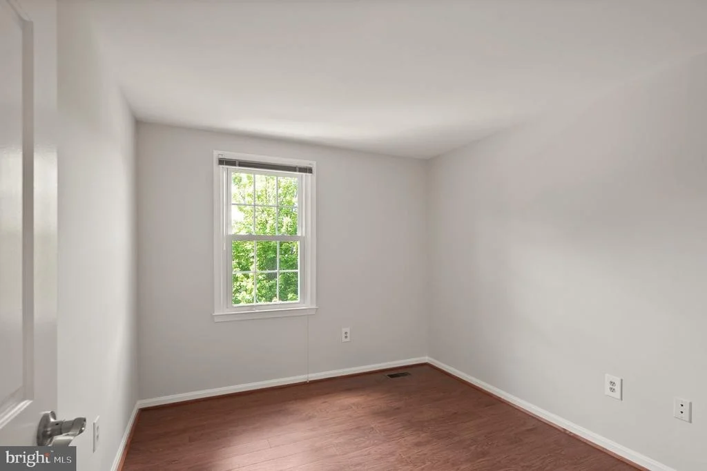 Photo of 2592 JOHN MILTON DRIVE