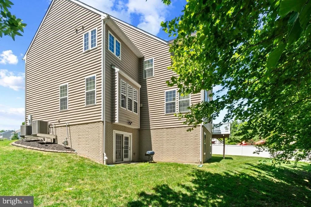 Photo of 9613 MANOR OAKS VIEW