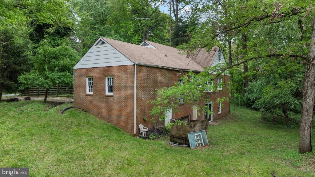 Photo of 10979 STUART MILL ROAD