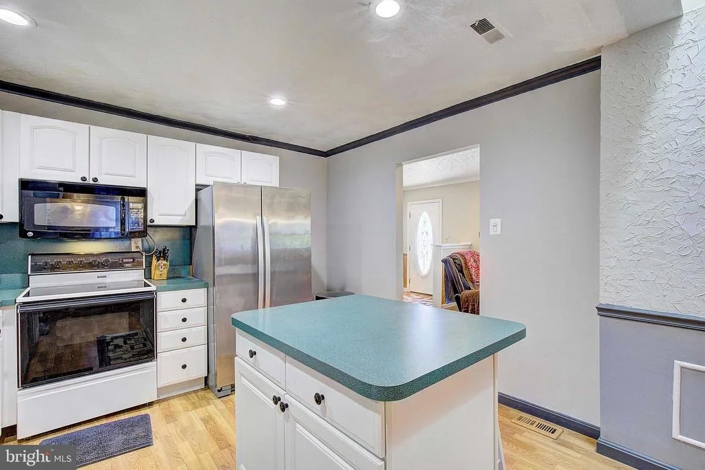 Photo of 706 KINGFISHER ROAD