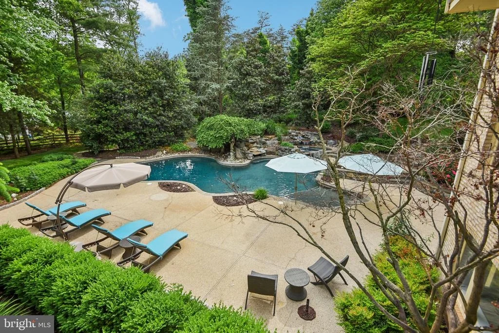 Photo of 9939 BENTCROSS DRIVE
