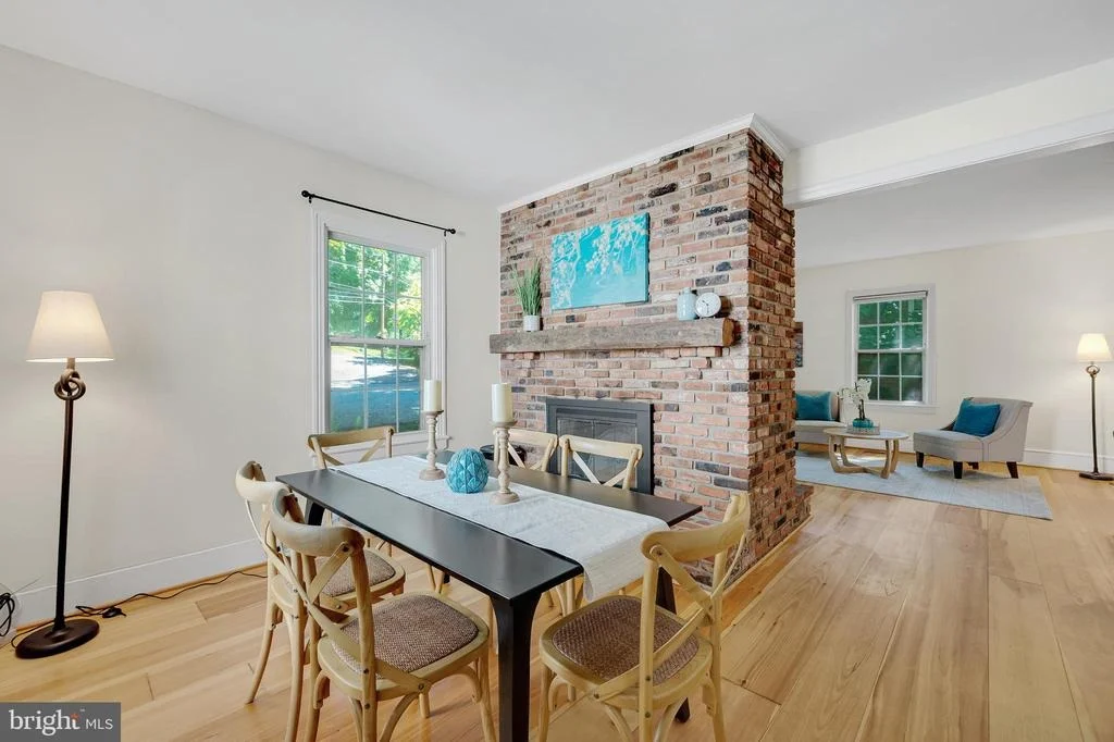 Photo of 2418 FOREST GLEN ROAD