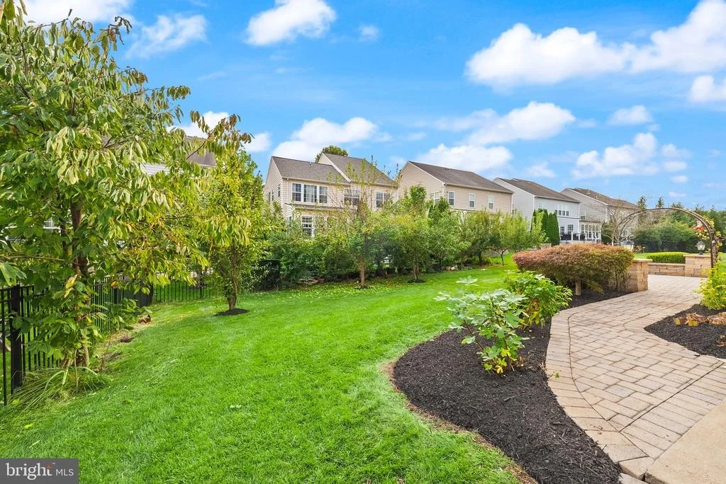 Photo of 23246 MINERVA DRIVE
