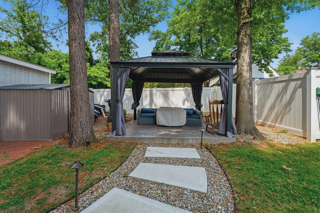 Photo of 4501 FOREST VIEW AVENUE