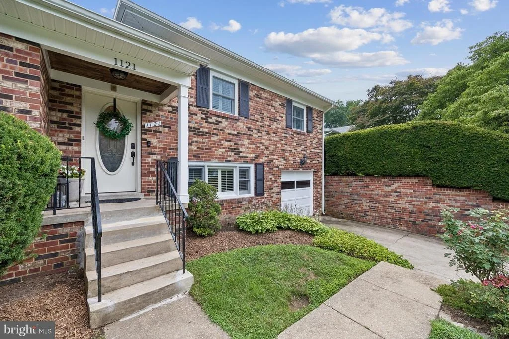 Photo of 1121 TANLEY ROAD