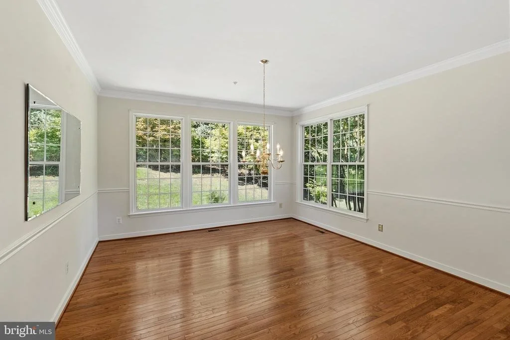 Photo of 915 ZENITH DRIVE