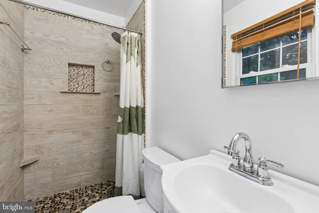 Photo of 404 CROSBY