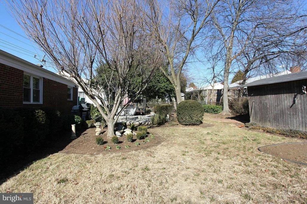 Photo of 224 UNIVERSITY BOULEVARD E