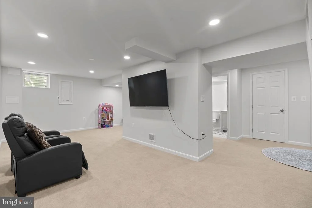 Photo of 9320 KINGS GRANT ROAD