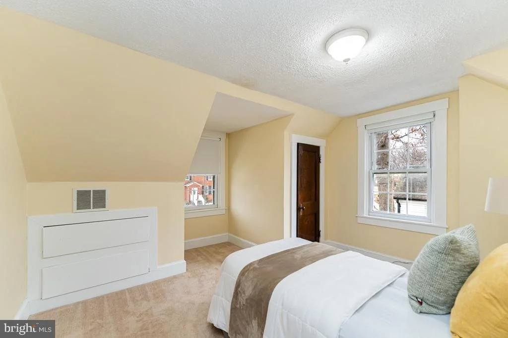 Photo of 413 TALBOTT AVENUE