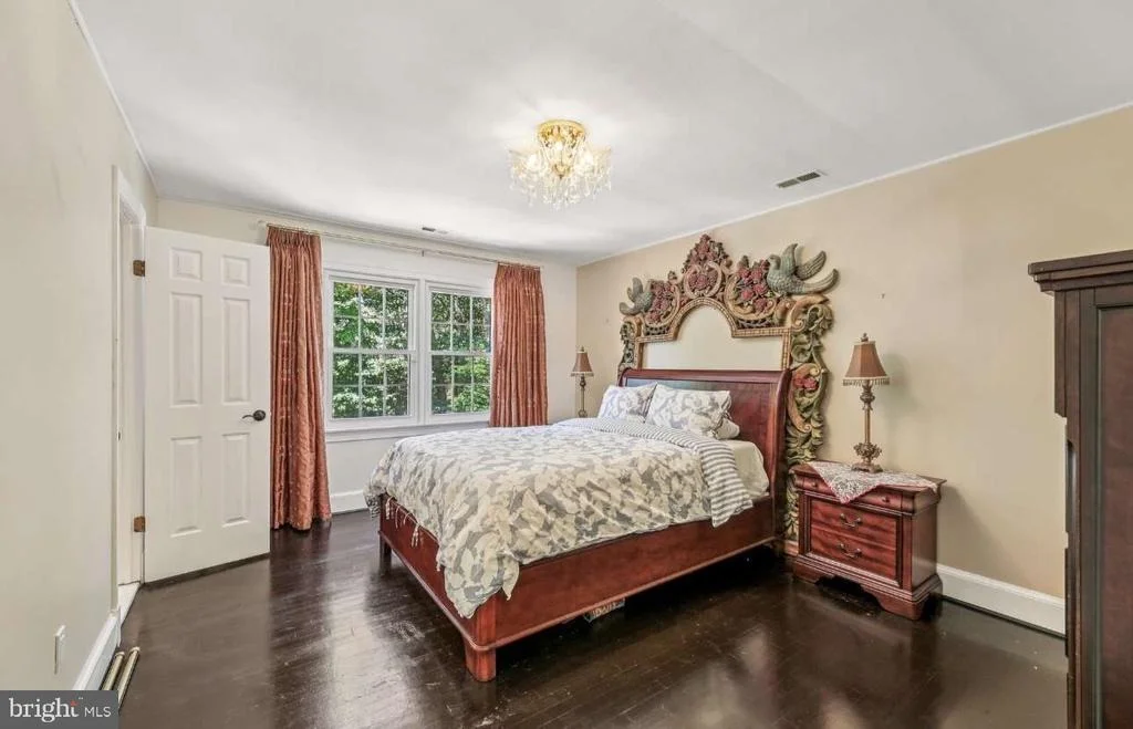 Photo of 10900 TARA ROAD