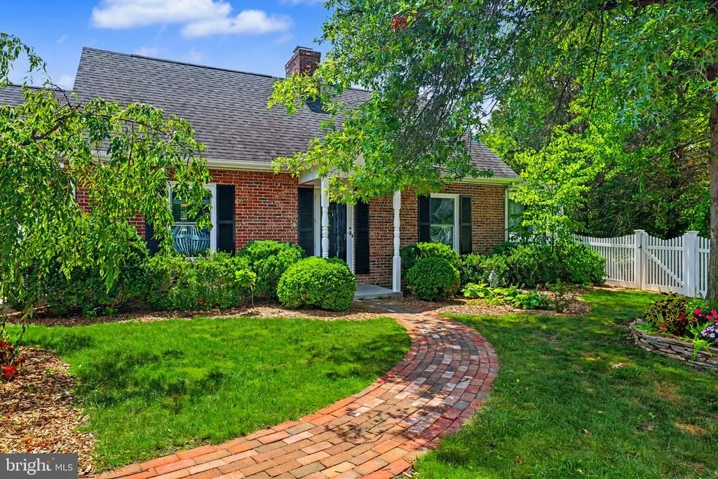 Photo of 2105 SHAWN DRIVE