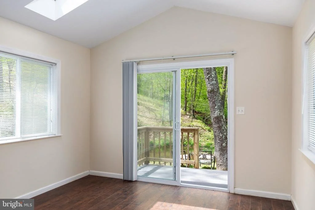 Photo of 2310 PUTNAM ROAD