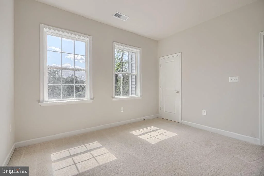 Photo of 6060 FLOREY ROAD