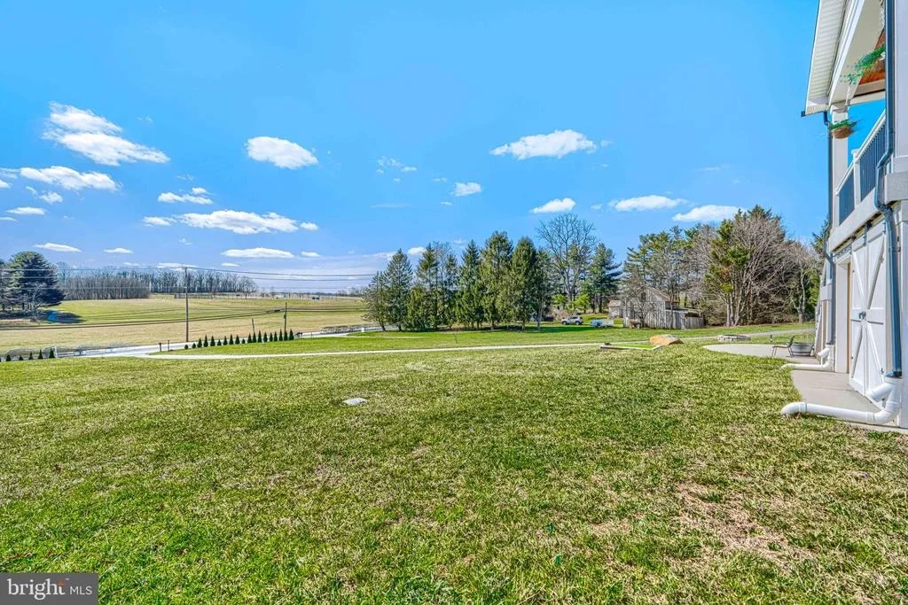 Photo of 2553 HANOVER PIKE