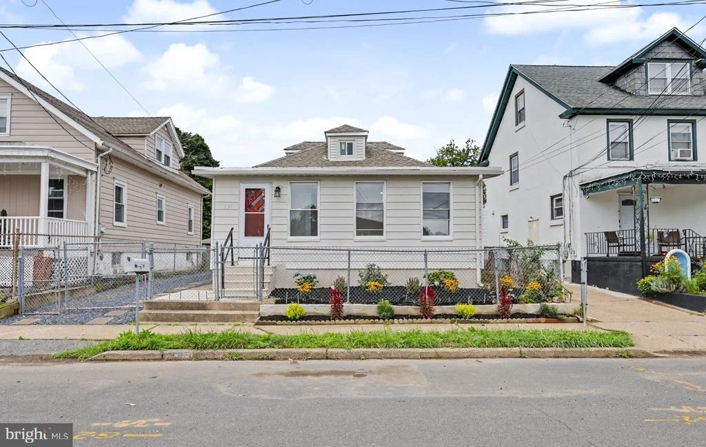 Photo of 131 HAZEL AVENUE