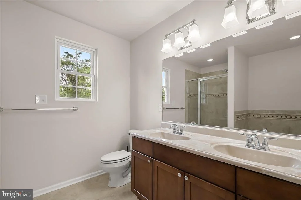 Photo of 305 BISHOP AVENUE