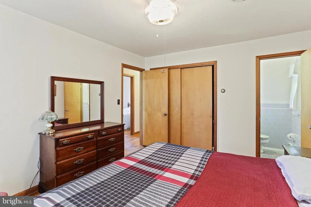 Photo of 24128 DOREEN DRIVE