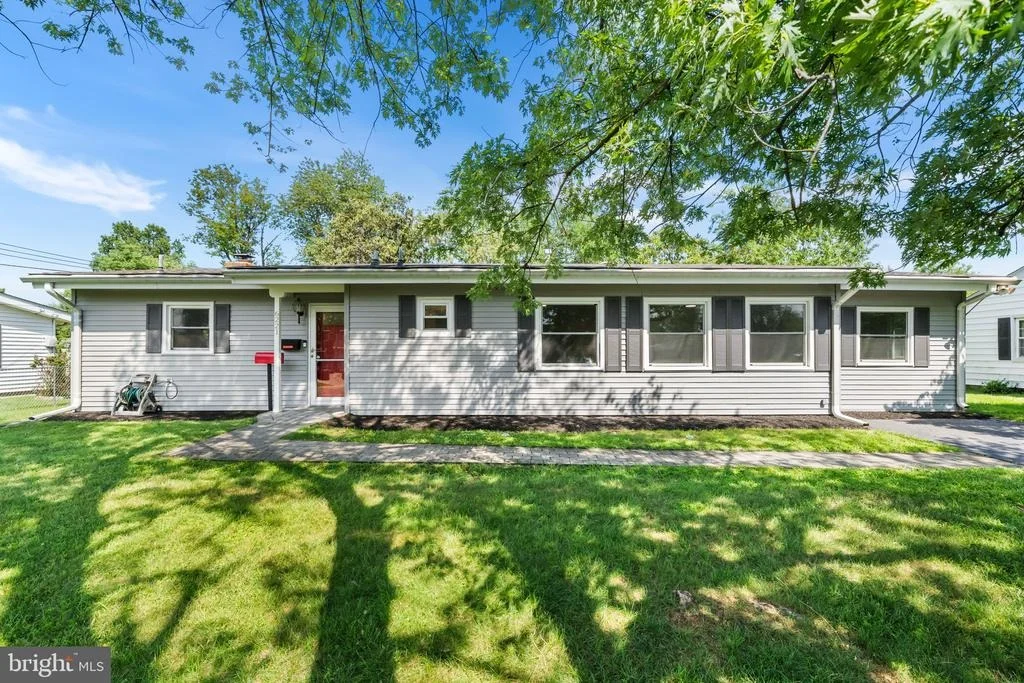 Photo of 6221 APACHE STREET