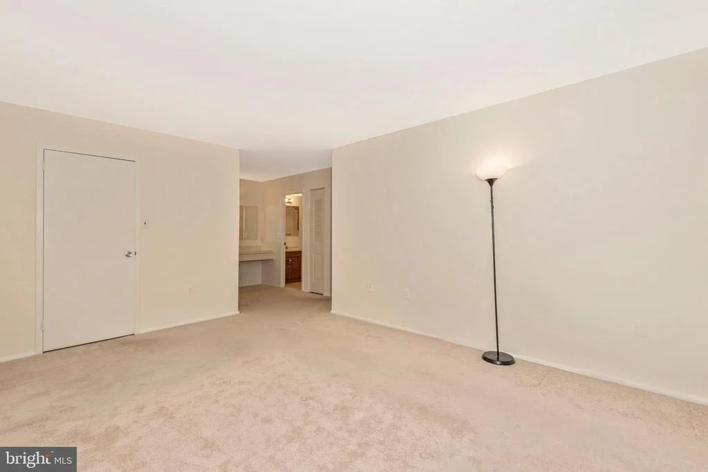 Photo of Unit 21 at 423 CHRISTOPHER AVENUE