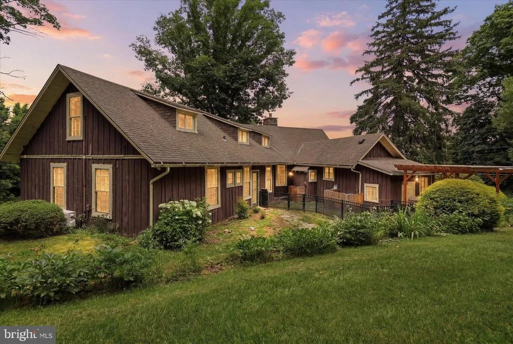 Photo of 14624 HILLTOP ROAD