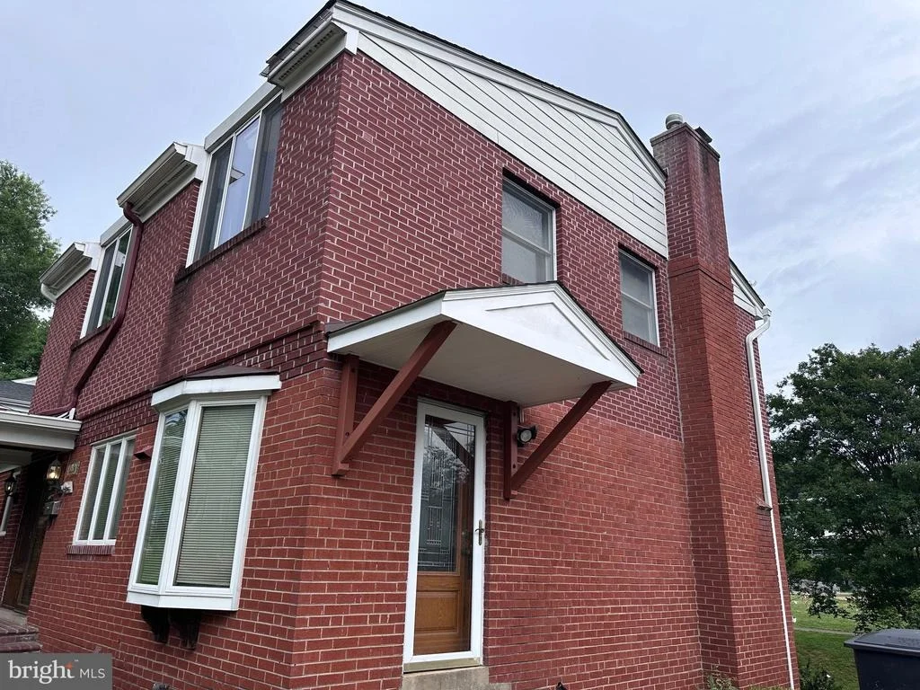 Photo of 5919 5TH ROAD N