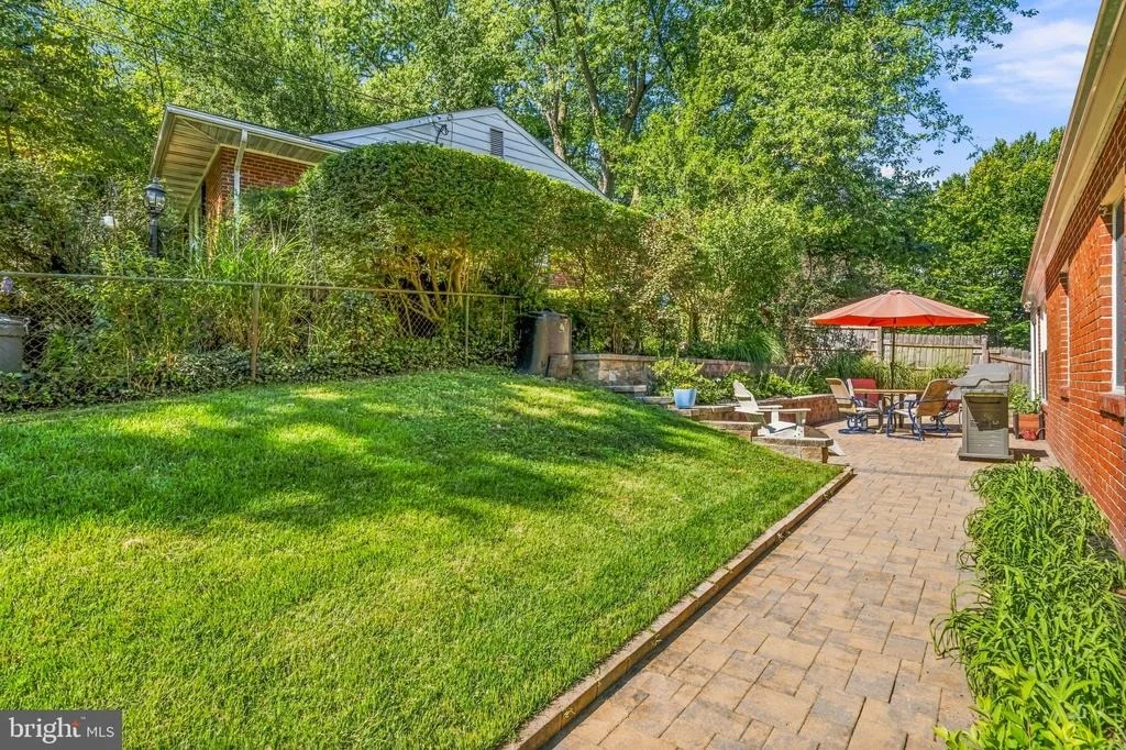 Photo of 1600 FLORA LANE