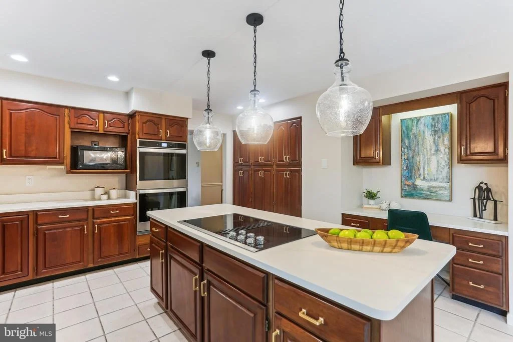 Photo of 9409 THORNEDIKE DRIVE
