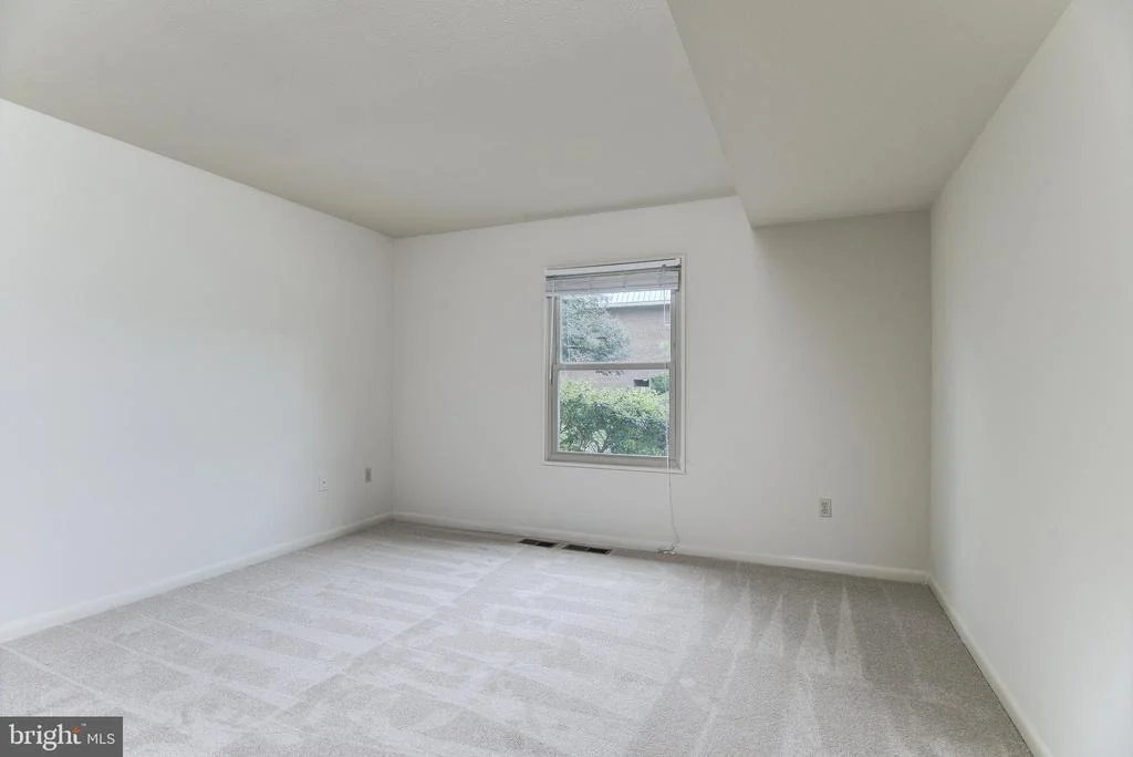 Photo of Unit 82F at 3632 GLENEAGLES DRIVE