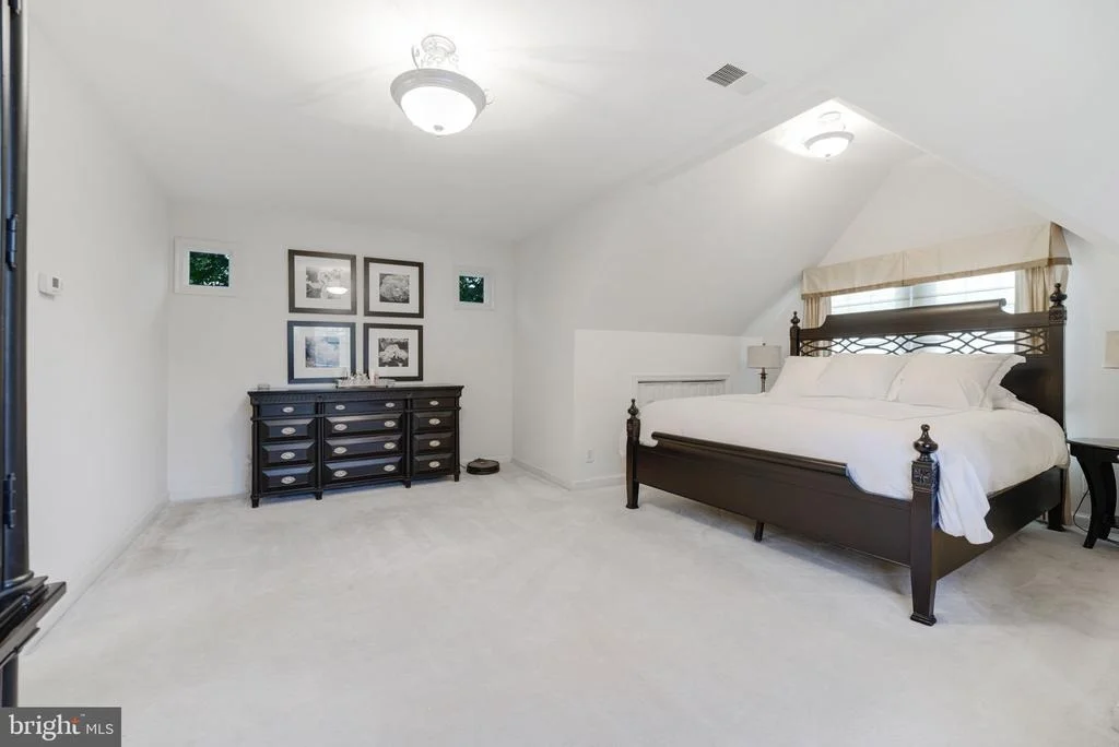 Photo of 9107 MAIN STREET