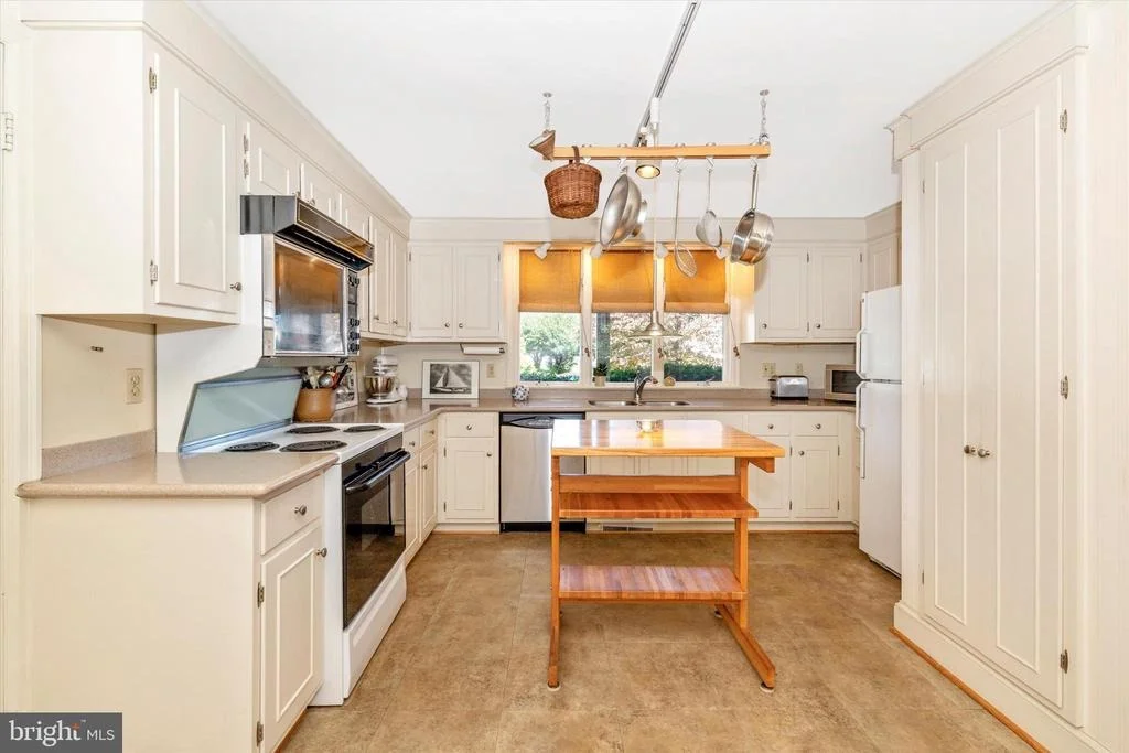 Photo of 5433 SHOOKSTOWN ROAD