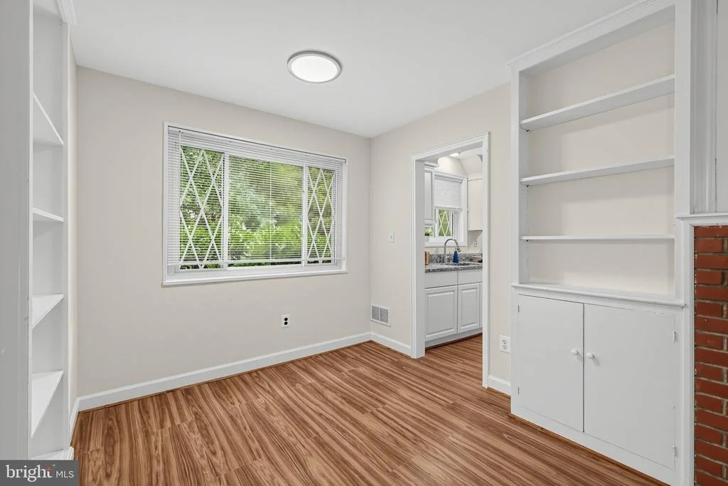 Photo of 2400 EUGENE STREET