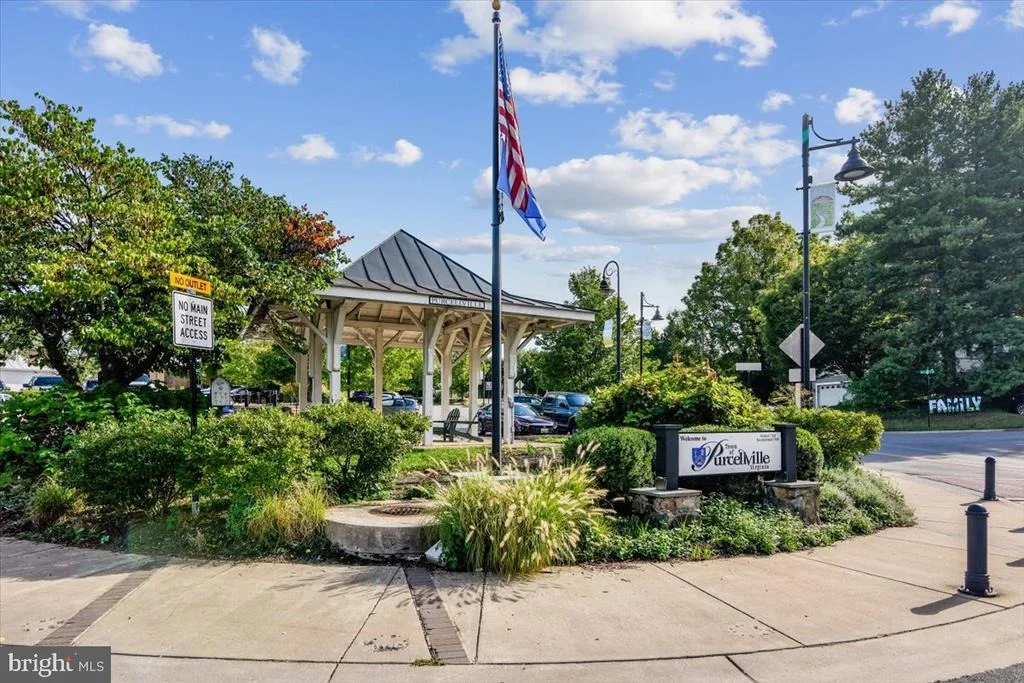 Photo of 1002 PIPERS BROOK DRIVE