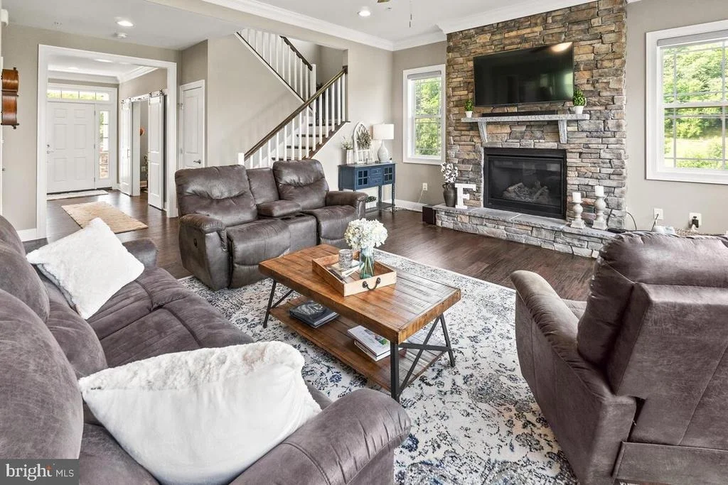 Photo of 8702 HAWBOTTOM ROAD