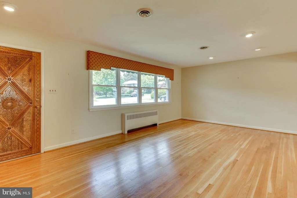 Photo of 6605 DEANCROFT ROAD