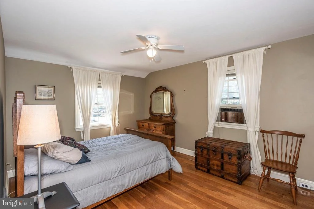 Photo of 1517 FOREST GLEN ROAD