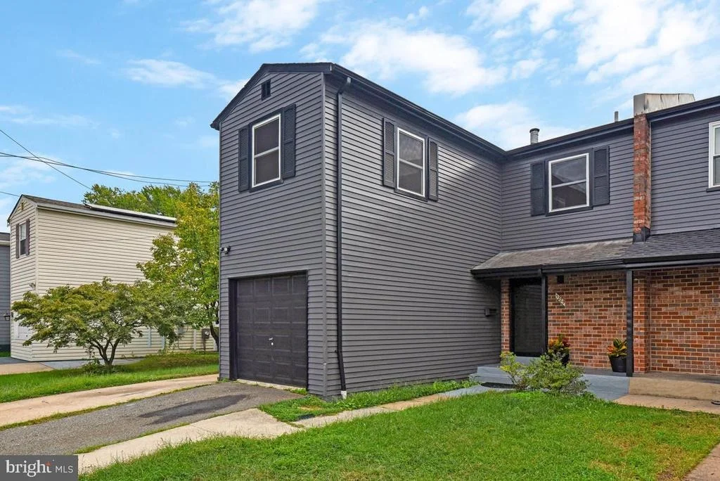 Photo of 1229 DELAFIELD PLACE NE