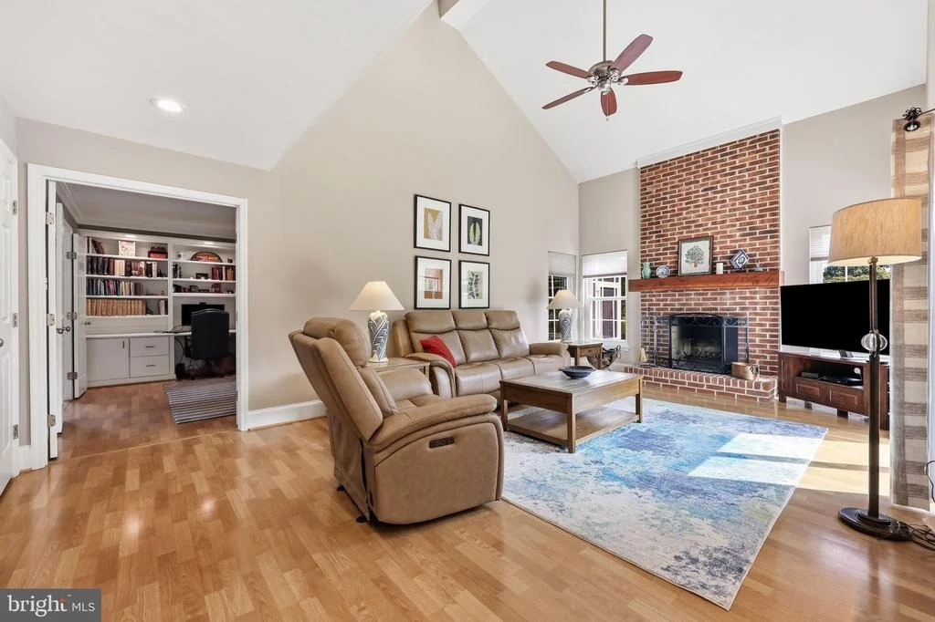 Photo of 6913 SOVEREIGN PLACE