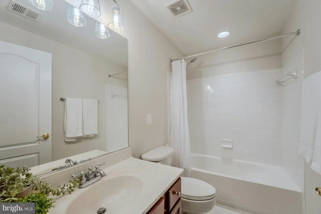 Photo of 17301 ROUNDMONT PLACE